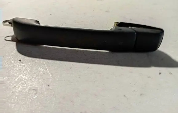 Volkswagen Golf III Front door exterior handle 1H0839205
