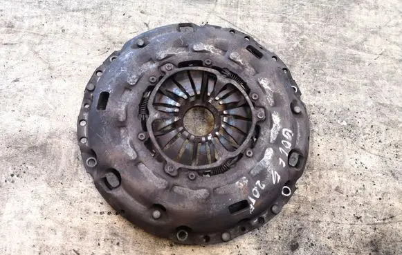Volkswagen Golf V Pressure plate 