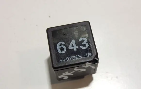 Audi A6 S6 C6 4F Other relay 8K0951253 5454