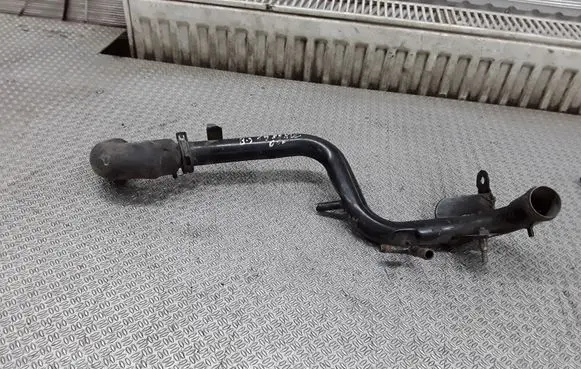 Volkswagen PASSAT B5 Engine coolant pipe/hose 038121071F