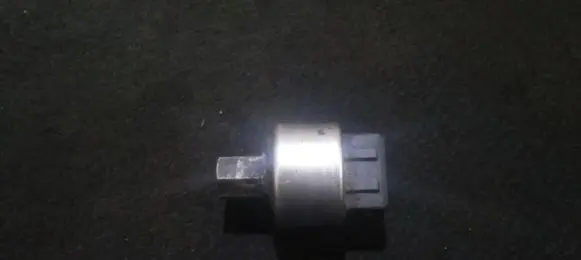 Opel Corsa C Air conditioning (A/C) pressure sensor 