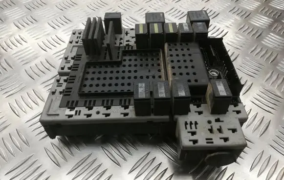 Volvo S80 Fuse module 8645729 8688153