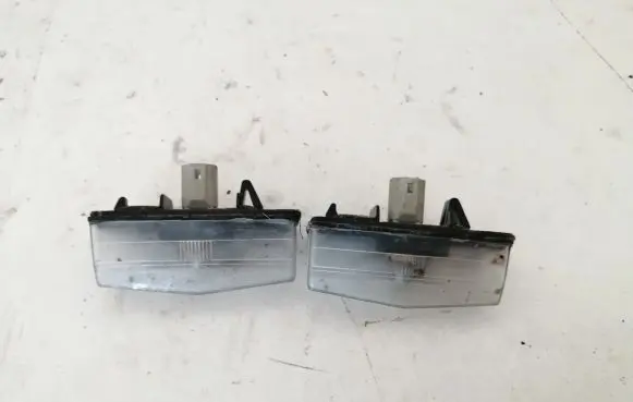 Toyota Prius+ (ZVW40) Number plate light