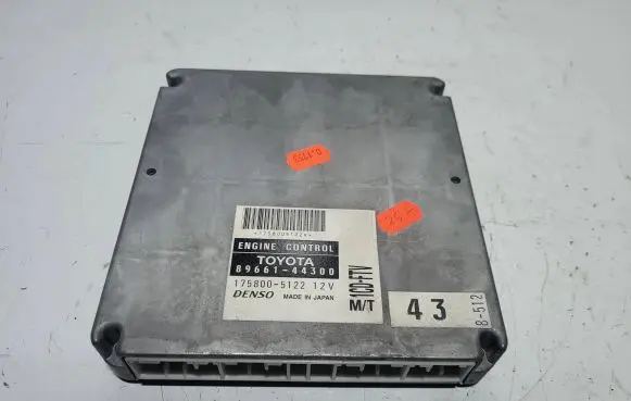 Toyota Avensis T250 Engine control unit/module 8966144300 1758005122