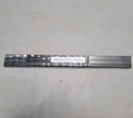 Mercedes-Benz CLS C219 Side skirt front trim A2196800135