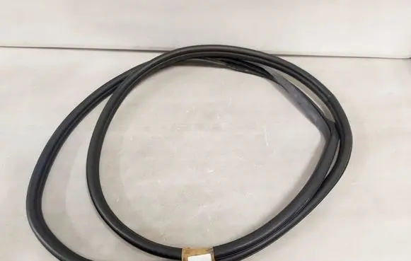 Mazda CX-7 Rubber seal front door (on door) 