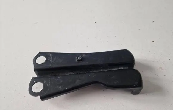 Audi A3 S3 8P Radiator support slam panel bracket 8P0805201A 8P0805202A