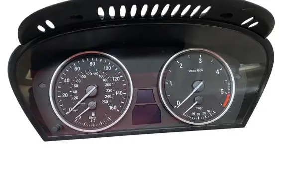 Speedometer (instrument cluster)