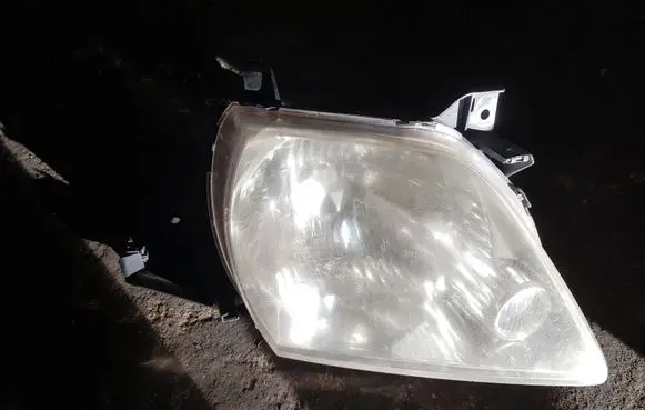 Mazda MPV Headlight/headlamp