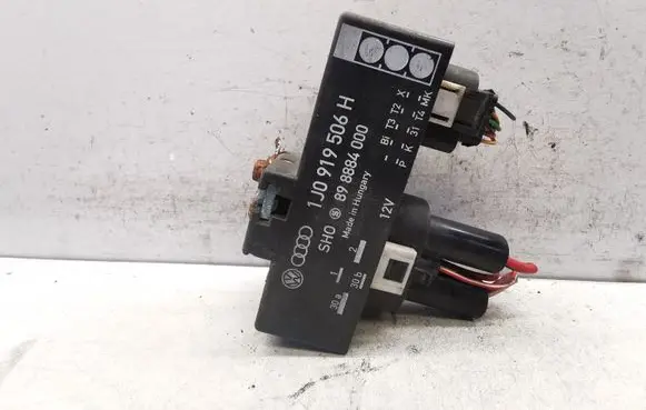 Coolant fan relay