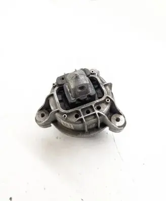 BMW 5 F10 F11 Engine mount bracket 6781562