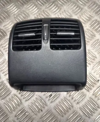 Mercedes-Benz E A207 Rear air vent grill A2048300954 VW2047B 09122013