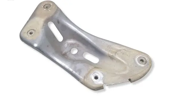 Skoda Yeti (5L) Fender mounting bracket 1Z0810680A