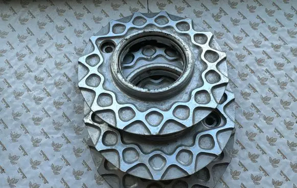 BMW 3 E30 Non-original wheel cap