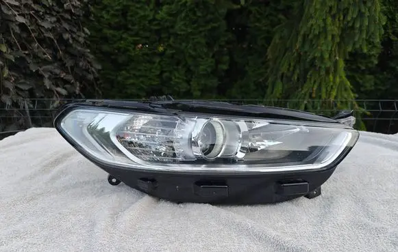 Ford Mondeo MK V Headlight/headlamp ES7313W029ED 89912868 L90185146