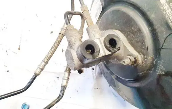 Opel Zafira B Master brake cylinder