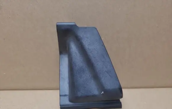 Toyota Prius+ (ZVW40) Wiper trim 5581047010