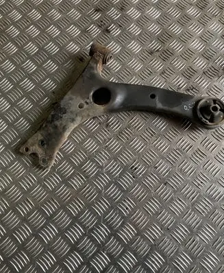 Toyota Corolla Verso AR10 Front lower control arm/wishbone