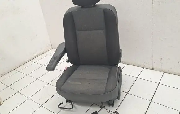 Renault Master III Front driver seat 870500472R 82756906 132000531