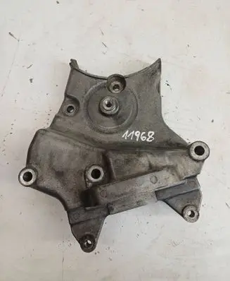Engine mounting bracket