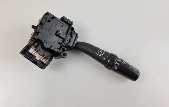 Toyota Avensis T250 Wiper control stalk 8465205170 173821