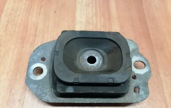 Renault Laguna II Gearbox mount 8200292828