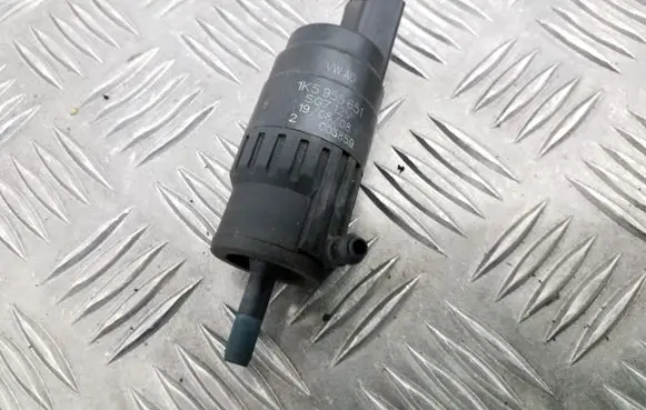 Skoda Superb B6 (3T) Windscreen/windshield washer pump 1K5955651