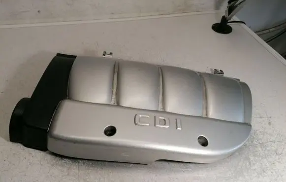 Mercedes-Benz E W210 Engine cover (trim) A6110100567