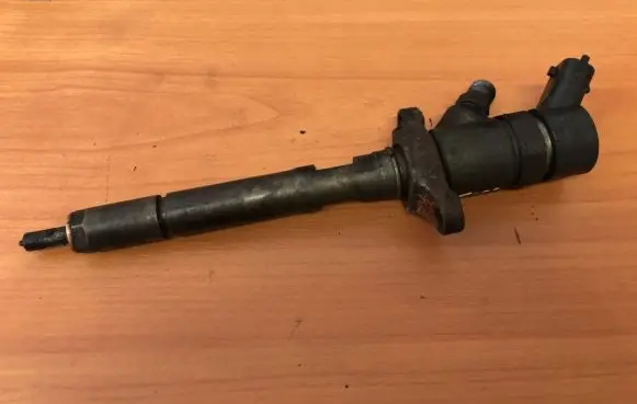 Ford Focus C-MAX Fuel injector 0445110136 760680