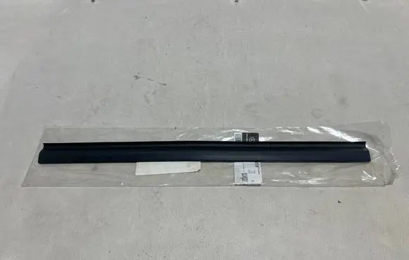 Mercedes-Benz Vito Viano W447 Rubber seal rear door window/glass A4476730300
