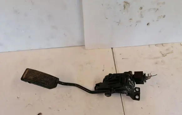 Nissan Primera Accelerator throttle pedal A5D05