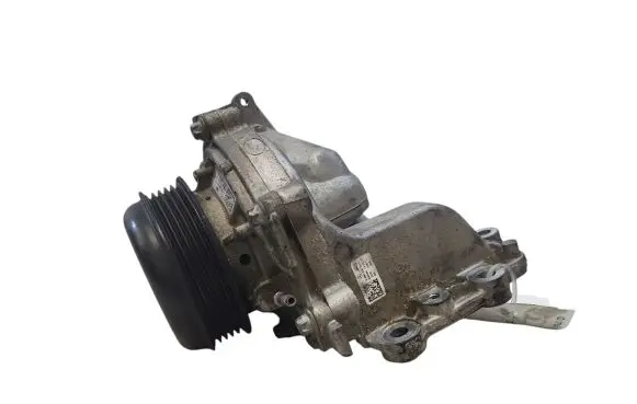 Mercedes-Benz E W213 Water pump A6542000001
