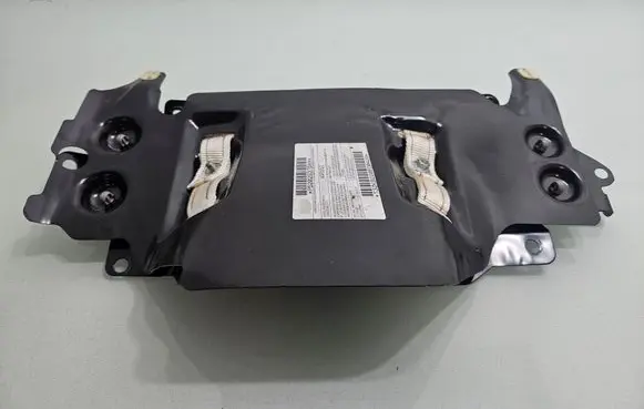 Chrysler Grand Voyager IV Knee airbag P52029376AA