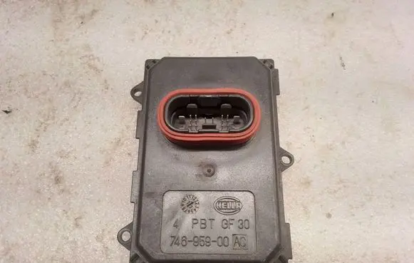 Volkswagen Touareg II Headlight ballast module Xenon 8U0941329