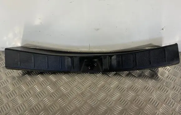 Mitsubishi Outlander Trunk/boot sill cover protection 7240A135