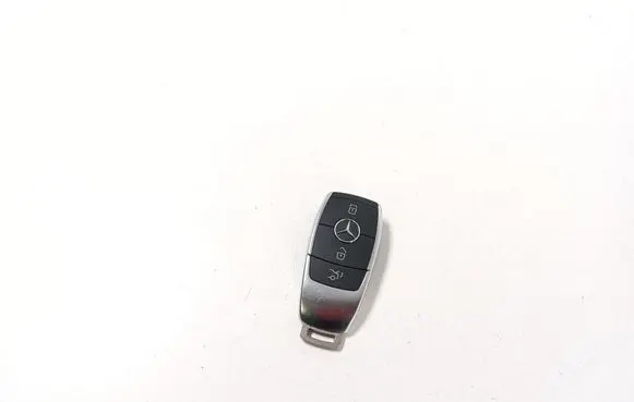 Mercedes-Benz C W205 Ignition key/card 