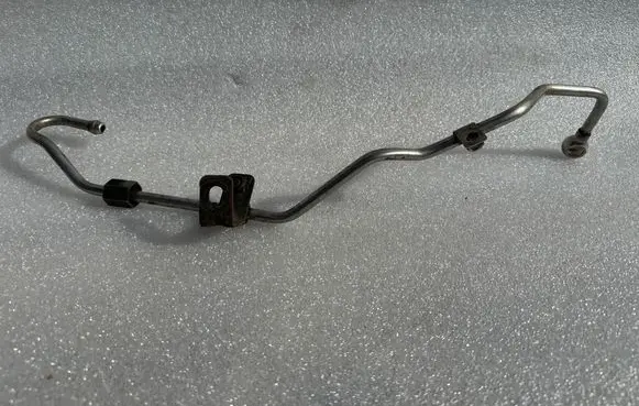 Volkswagen PASSAT B7 Turbo turbocharger oiling pipe/hose 03L145771AN