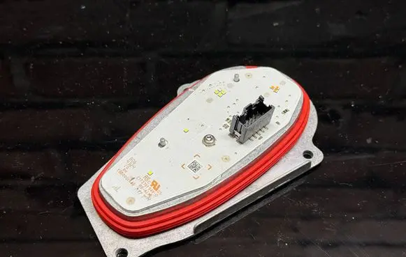 Opel Grandland X LED ballast control module 617V8A 8781000183
