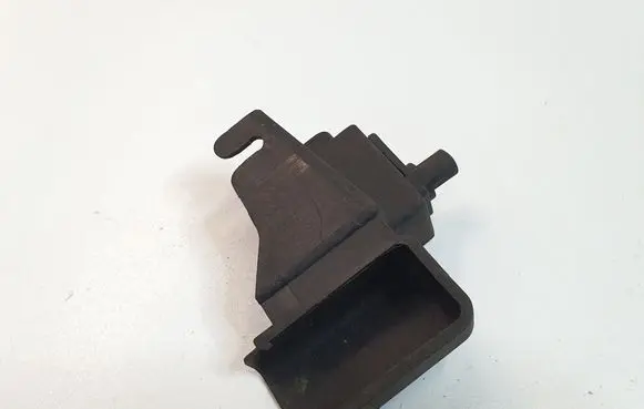 BMW 3 E46 Battery charger (optional) 8371013 61138371013