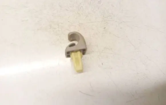 Toyota RAV 4 (XA30) Sun visor clip/hook/bracket 