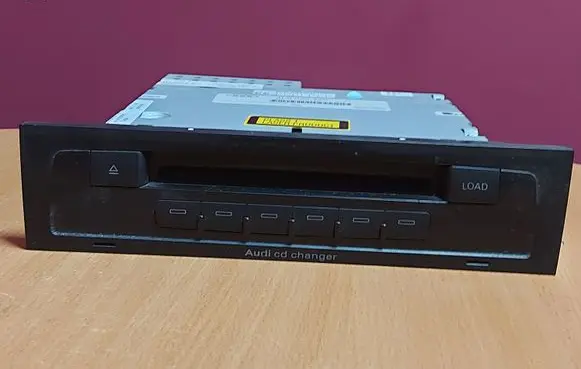 Audi Q7 4L CD/DVD changer 4L0035110