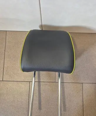Hyundai Kona I Front seat headrest