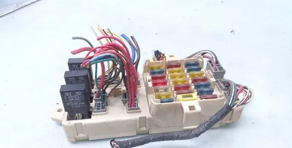 Subaru Legacy Fuse module