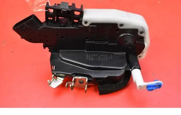 Nissan Micra Front door lock Y2613420