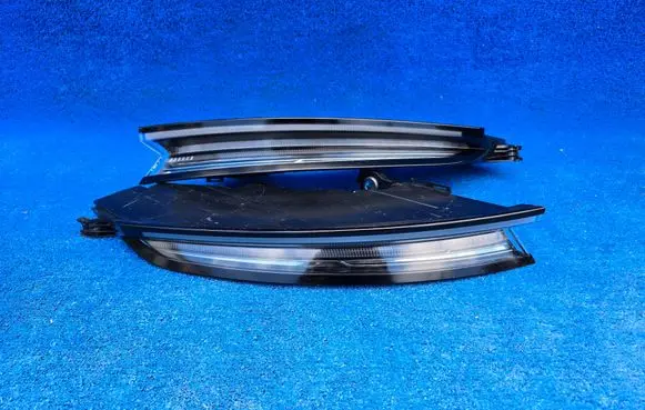 Porsche Taycan 9J1 Rear/tail lights 9JA945095A 9JA945096A