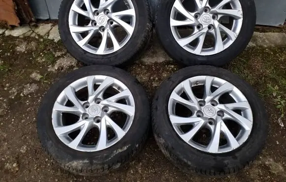 Toyota Auris E180 R16 alloy rim 4261102L80