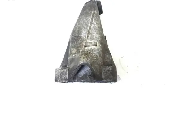 Mercedes-Benz C W204 Engine mounting bracket A2712231904