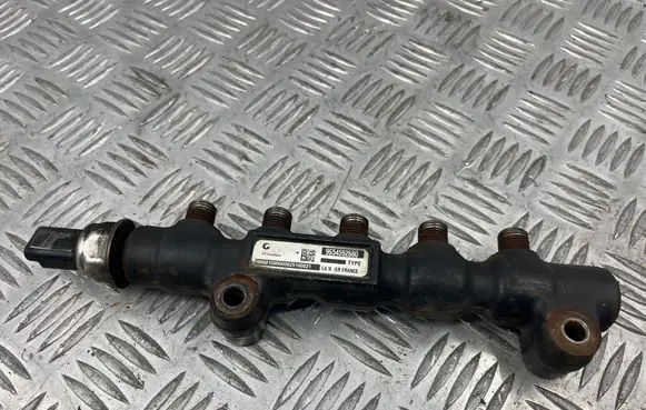 Volvo V50 Fuel main line pipe 9654592680