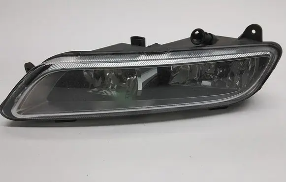 Volkswagen PASSAT B7 Front fog light 176623