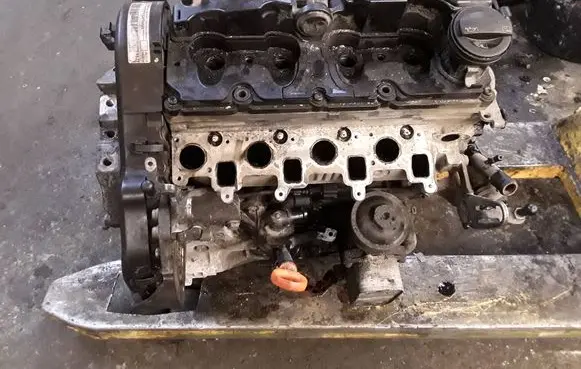 Skoda Octavia Mk2 (1Z) Engine Cay CAYT